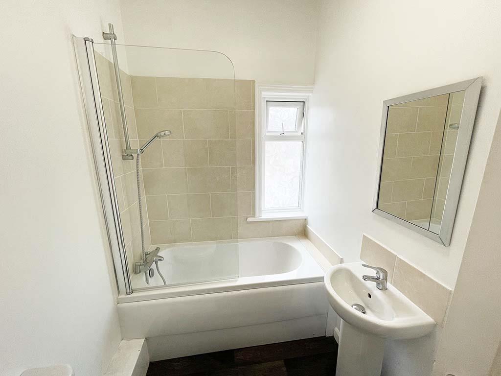 2 bedroom mid terrace house SSTC in Barnoldswick - IMG_5088.jpg